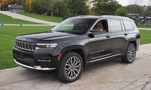 Jeep Models at TrueDelta: 2023 Jeep Grand Cherokee L exterior