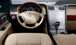 Lincoln Models at TrueDelta: 2006 Lincoln Navigator interior