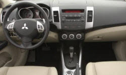 Mitsubishi Models at TrueDelta: 2009 Mitsubishi Outlander interior