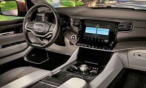 Jeep Models at TrueDelta: 2023 Jeep Wagoneer interior